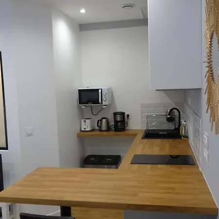 Lägenhet Le Petit Malo - Sudio Avec Terrasse Et Parking Prive