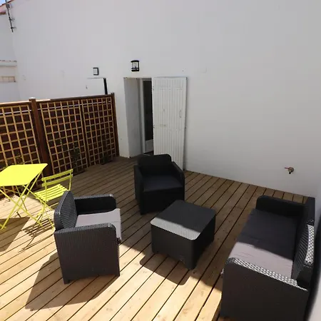 Le Petit Malo - Sudio Avec Terrasse Et Parking Prive * La Rochelle (Charente-Maritime)