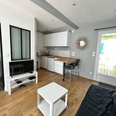Le Petit Malo - Sudio Avec Terrasse Et Parking Prive