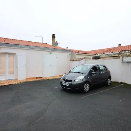 Le Petit Malo - Sudio Avec Terrasse Et Parking Prive * La Rochelle (Charente-Maritime)